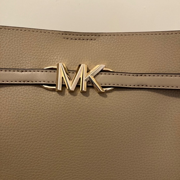 Michael Kors Reed Large Belted Shoulder Tote Bag Camel - Picture 3 of 7